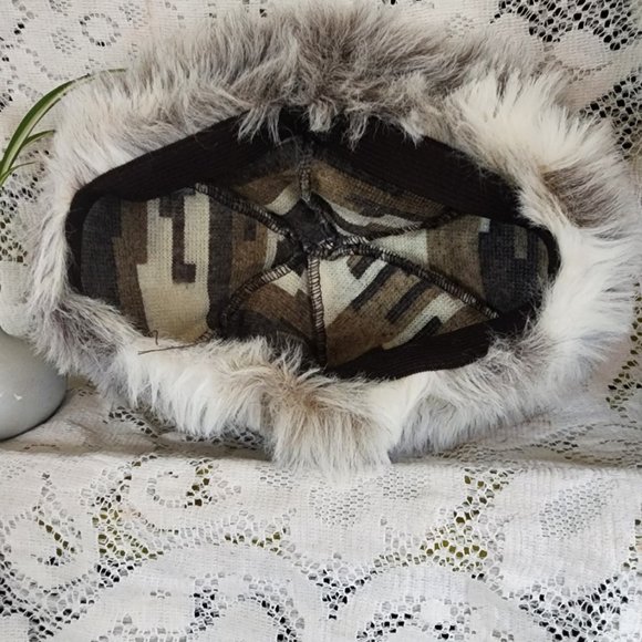 Nordic style hat, fluffy gray faux fur fox hat - Picture 8 of 9